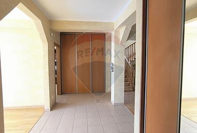 Casă cu 6 camere cu Teren 599 Mp în Bună Ziua - 13