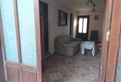 Casă cu 4 camere în Câmpuri - 1