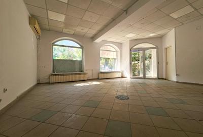 Casă individuală cu 11 camere cu Canalizare în Central - 13
