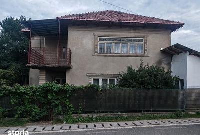 Casă cu 4 camere cu Teren 410 Mp în Cislău