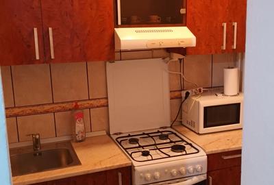 Garsonieră decomandată în Decebal