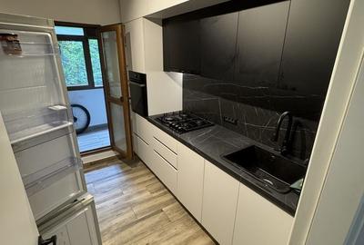 Apartament cu 3 camere decomandat în Tineretului - 6