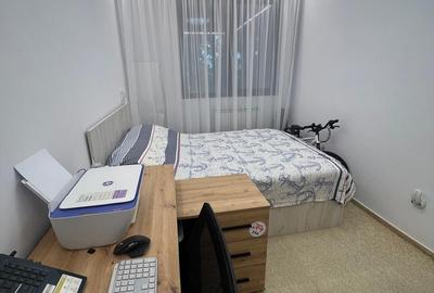 Apartament cu 3 camere semidecomandat în Central