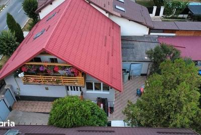 Casă cu 4 camere cu Teren 240 Mp în Central