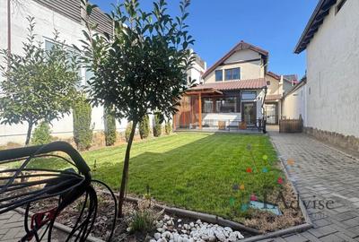 Casă individuală cu 5 camere cu Canalizare în Aurel Vlaicu