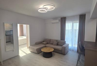 Apartament cu 3 camere semidecomandat în Central