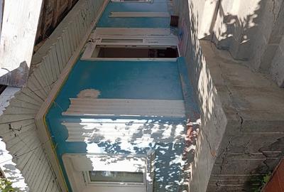 Casă cu Teren 215 Mp în Central