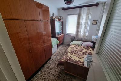 Apartament cu 3 camere semidecomandat în Km 4-5 - 3