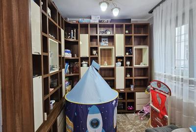 Apartament cu 4 camere în Ultracentral