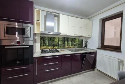 Apartament cu 3 camere decomandat în Casa de Cultură