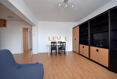 Apartament cu 3 camere semidecomandat, mobilat în 13 Septembrie