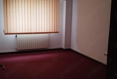 Apartament cu 3 camere decomandat în Central - 4