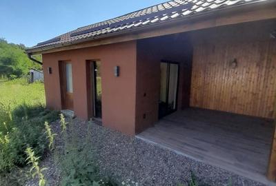 Casă cu 3 camere în Cucerdea
