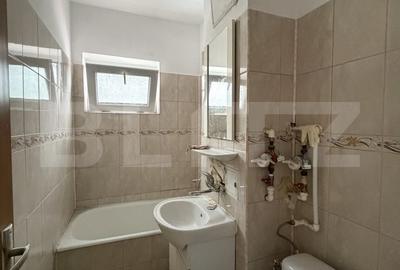 Apartament cu 2 camere semidecomandat în Craiovița Nouă