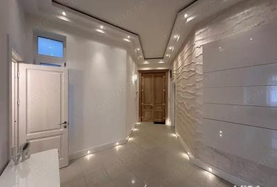 Apartament cu 3 camere decomandat, mobilat în Central