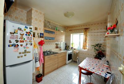 Apartament cu 3 camere decomandat în Titan - 9