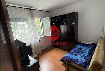 Apartament cu 4 camere decomandat în Inel II