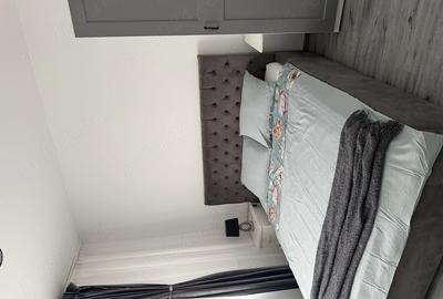Apartament cu 3 camere semidecomandat în Tineretului
