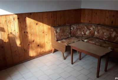Casă cu 5 camere cu Teren 398 Mp în Băicoi - 7
