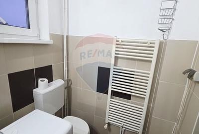 Garsonieră decomandată, mobilată în Dărmănești - 7