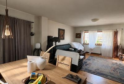 Apartament cu 3 camere decomandat, mobilat în Girocului