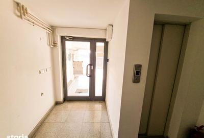 Spațiu comercial, de 533 mp, în Andronache