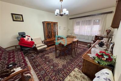 Apartament cu 3 camere decomandat în Astra