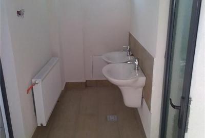 Spațiu comercial, de 450 mp, în Central - 4