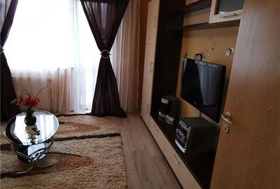Garsonieră decomandată în Girocului
