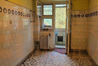 Apartament cu 3 camere semidecomandat în Tomis I - 4