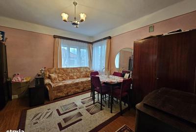 Casă cu 2 camere în Central
