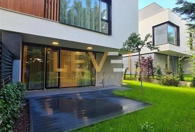 Casă individuală cu 5 camere cu Canalizare în Pipera
