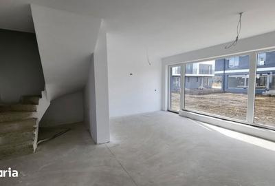Casă cu 4 camere cu Teren 265 Mp în Central