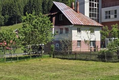 Casă cu 5 camere cu Teren 500 Mp în Moieciu