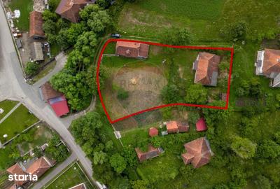 Casă cu 6 camere cu Teren 2143 Mp în Ribița - 1
