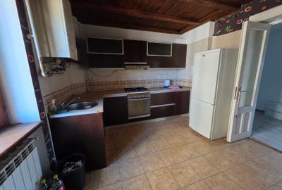 Apartament cu 4 camere decomandat în Calea Victoriei - 2