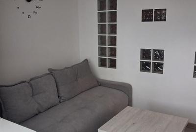 Apartament cu 3 camere decomandat în Florești - 2