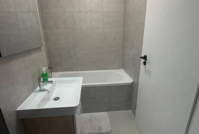 Apartament cu 2 camere semidecomandat în Păcii
