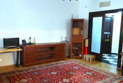 Apartament cu 4 camere circular, mobilat în P-ța Romană