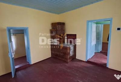 Casă cu 2 camere cu Teren 1000 Mp în Horlești