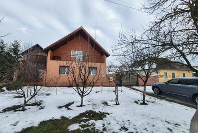 Casă individuală cu 7 camere cu Garaj în Biled - 1