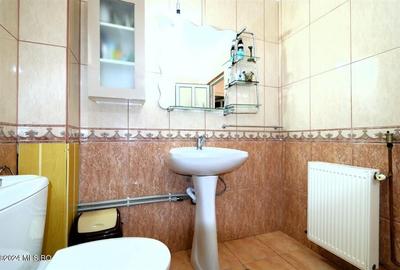 Duplex cu 4 camere cu Canalizare în Central - 39