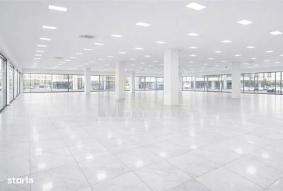 Spațiu comercial, de 1,000 mp, în Nicolina