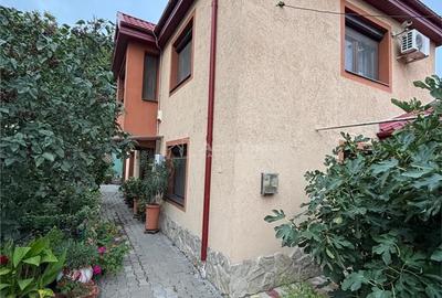 Casă cu 3 camere cu Teren 200 Mp în Piața Centrală