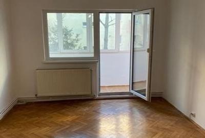 Apartament cu 3 camere decomandat în Calea București - 2
