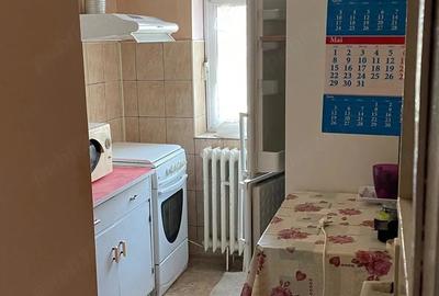 Apartament cu 3 camere semidecomandat în Central - 4
