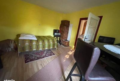 Casă cu 4 camere cu Teren 1080 Mp în Central