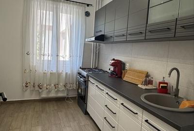 Apartament cu 2 camere semidecomandat în Gorjului