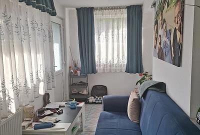 Casă cu 2 camere cu Teren 1000 Mp în Hoisești