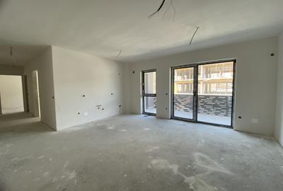 Apartament cu 3 camere semidecomandat în Chinteni
